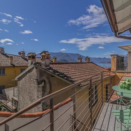 La Terrazza Di Marta Apartment Варена Екстериор снимка