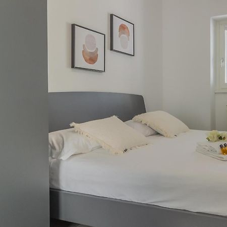 La Terrazza Di Marta Apartment Варена Екстериор снимка
