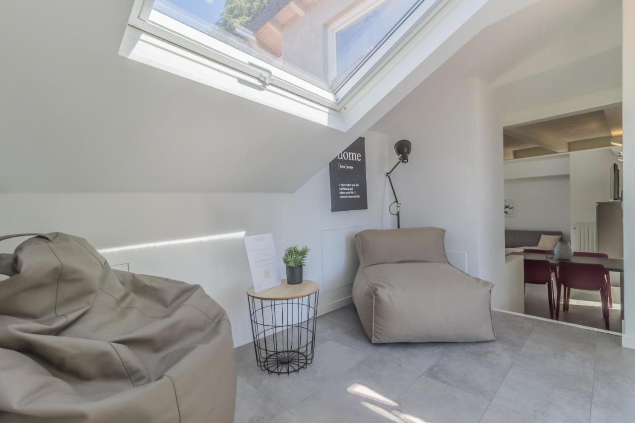 La Terrazza Di Marta Apartment Варена Екстериор снимка