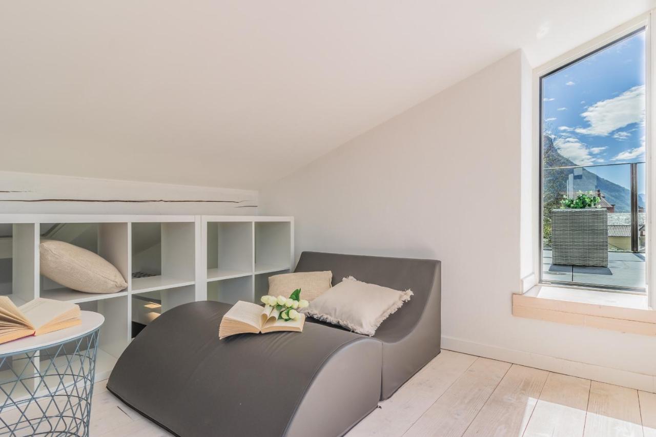 La Terrazza Di Marta Apartment Варена Екстериор снимка